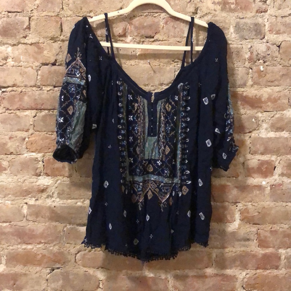 Off the Shoulder UO Blouse